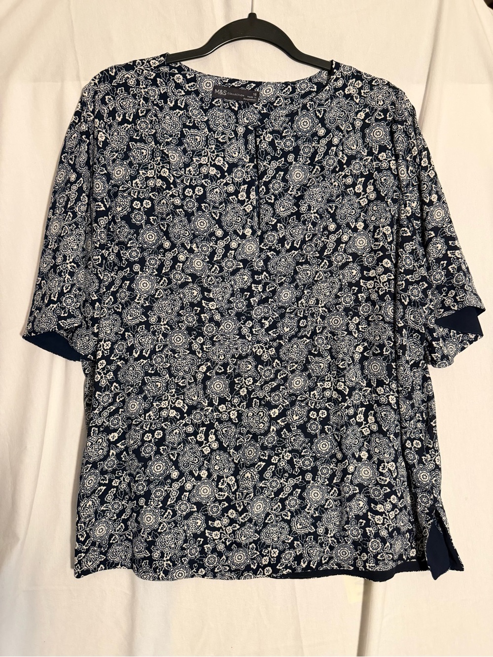 #401 Women’s M&S Collection Navy Floral Short Sleeve Blouse